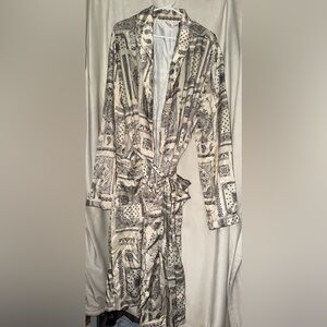 Snoop Dogg Cream Paisley Satin Bath Robe with Tie Belt